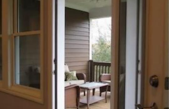 l-wicklow-v-covered-deck-off-kitchen-dining-room