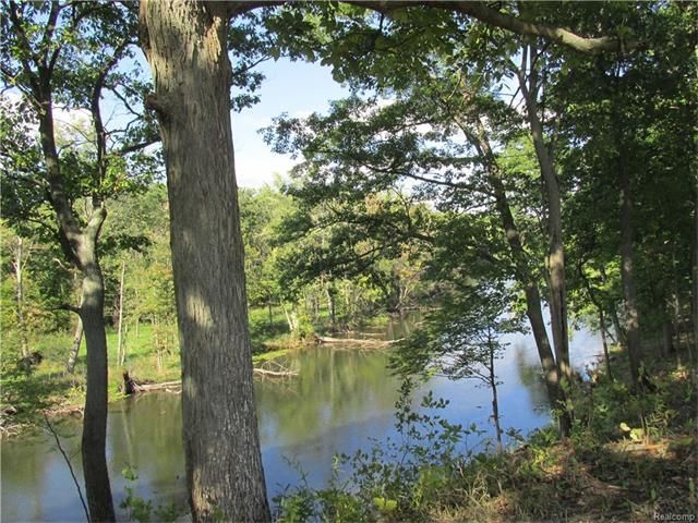 Huron Woods build sites for sale