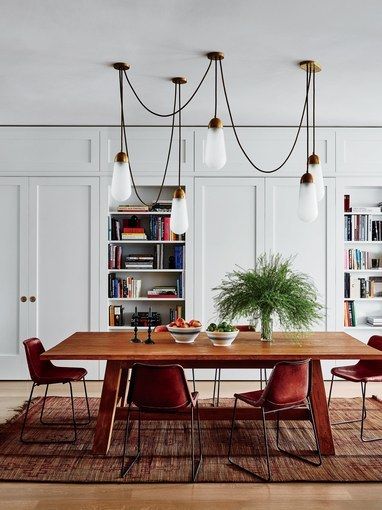 47 Celebrity Dining Rooms - Sari & Team