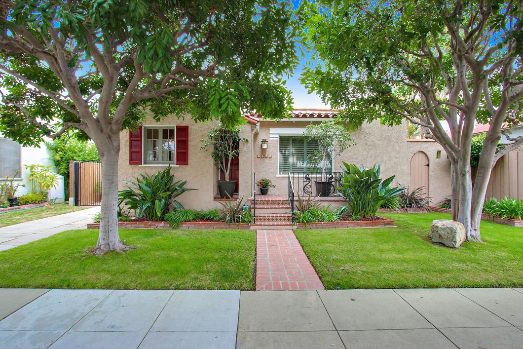 2154 Golden Ave.