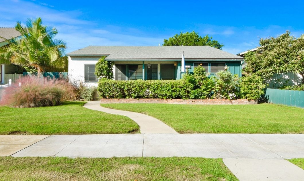 901 Loma Ave.