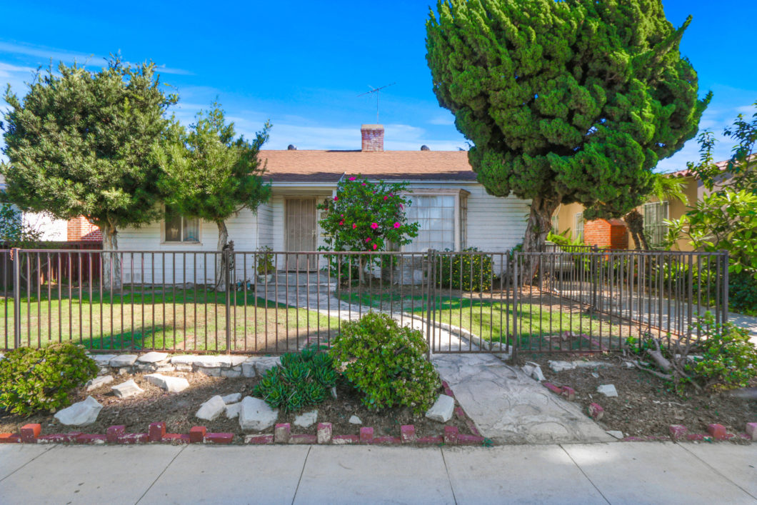2434 Golden Ave.