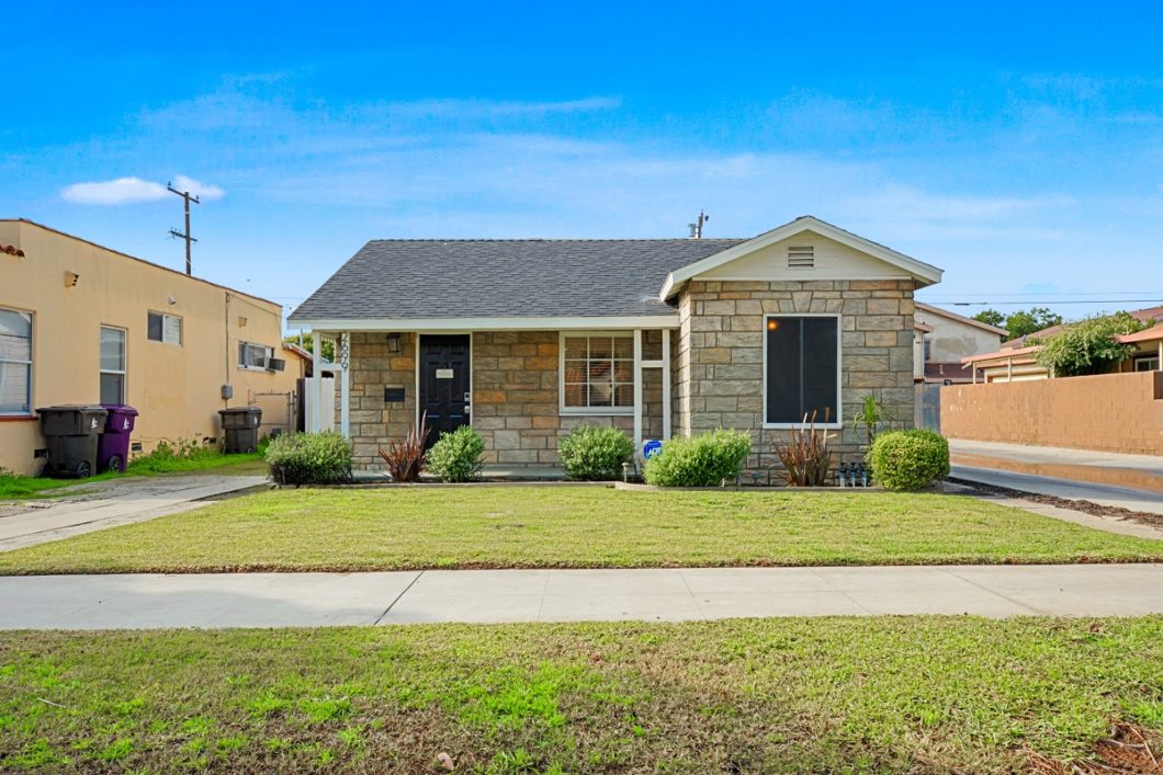2699 Adriatic Ave.