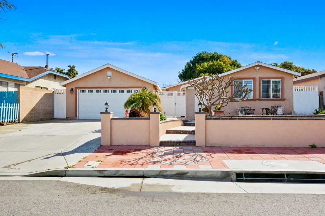 13812 Pacific Ave.