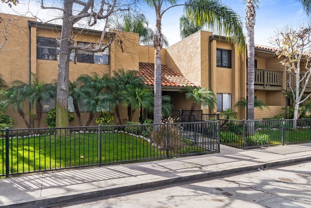 1506 E. 4th Street #209, Long Beach CA 90802