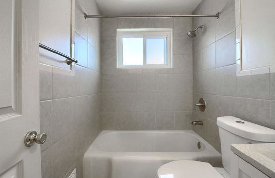 07_Bathroom_IMG_9398