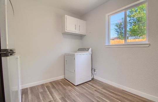 13_Laundry_Room_IMG_0886