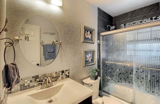 07_Bathroom__MG_9178