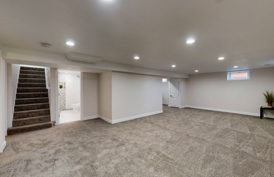 32 &#8211; Family room