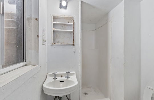 floor1_bathroom-1