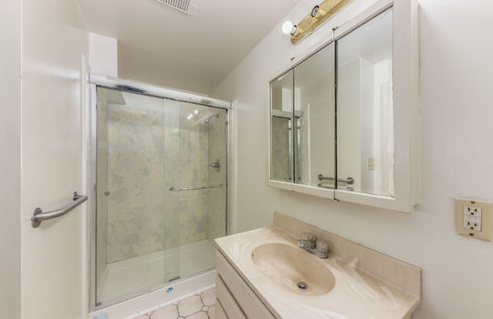 bathroomingarage29