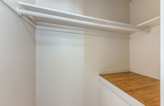 bedroom2closet21