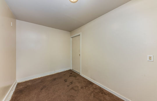 lowerlevelgaragefoyer27