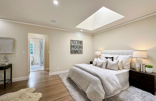 bedroom10037