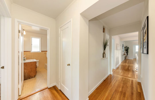 hallway0013