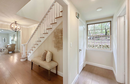 hallwaytooffice0032