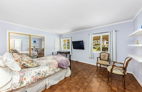bedroom10030