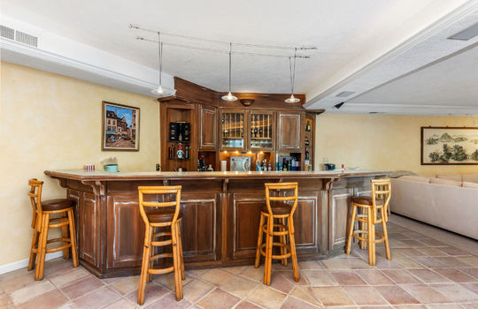 downstairsfamilyroom0043