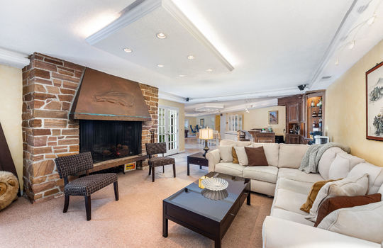 downstairsfamilyroom0046