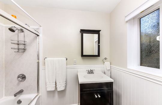 downstairsguestsuite0056