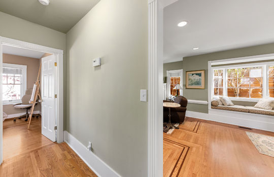 hallwaydownstair0006