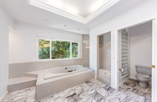 primarybedroomsuite0022
