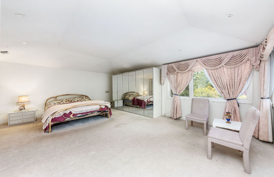 primarybedroomsuite0026