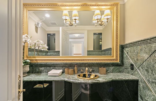 floor_1_bathroom_2-1