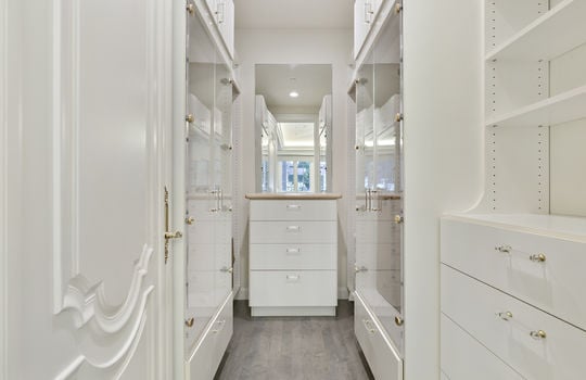 floor_1_master_bedroom-38