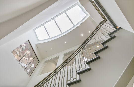 floor_1_stair_case-1