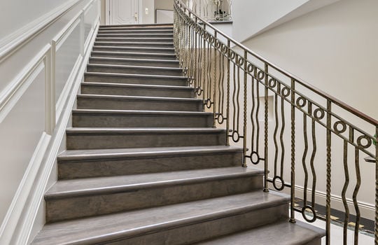 floor_1_stair_case-4