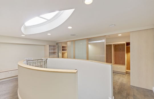 floor_2_master_room-114