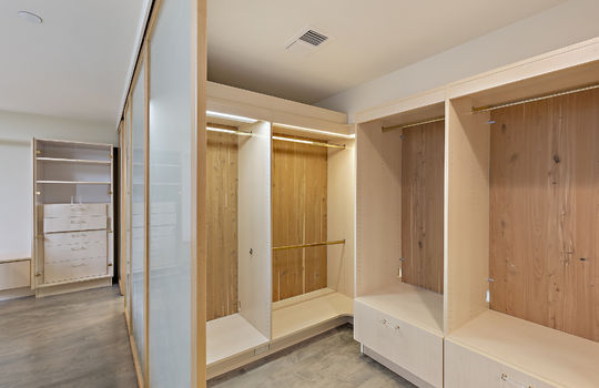 floor_2_master_room-117