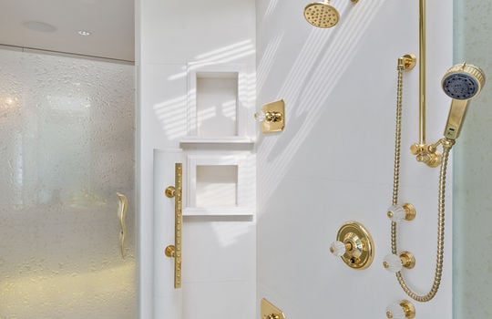 floor_2_master_room-57