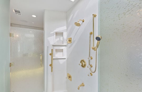 floor_2_master_room-60