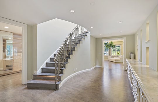 floor_2_master_room-72