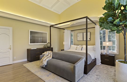 floor_2_master_room-94
