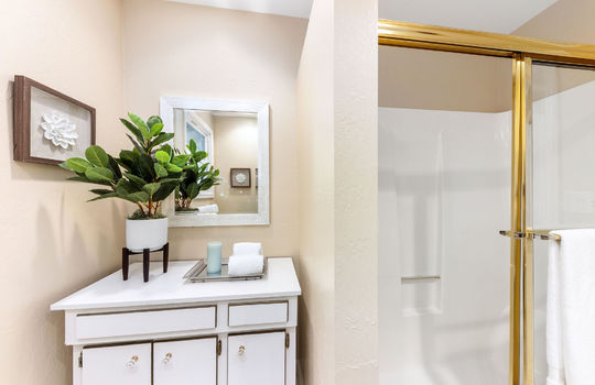 bathroom022