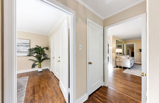 hallway020