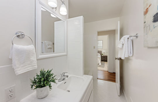 bathroom022