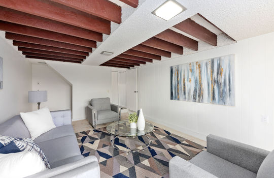 bonusroomdownstairs055