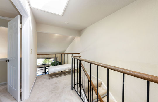 hallwayupstairs32