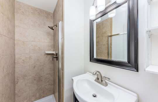primarybedroombath057