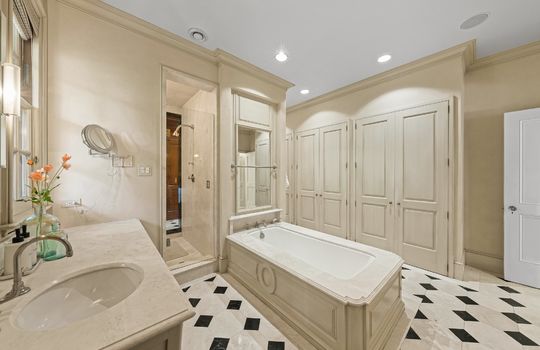 77-web-or-mls-ONA04325
