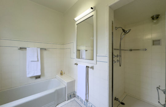 Bedroom1floor2bath2