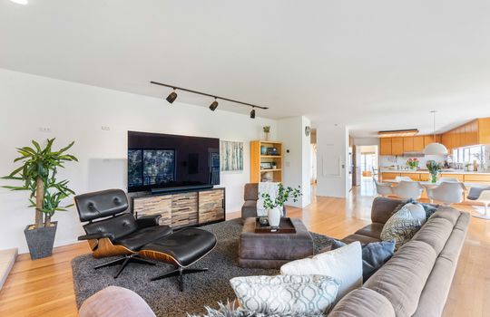 familyroom18