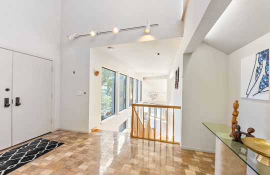 frontdoorfoyer04