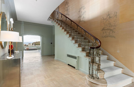 hallwayfloor106