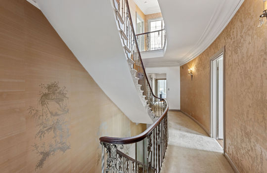 hallwayfloor244