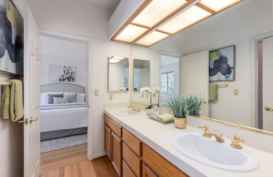 bathroomupstairsjack&#038;jill41